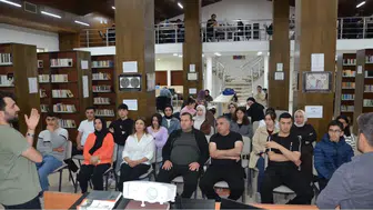 Diyarbakır'da kütüphanelerde bağımlılıkla mücadele eğitimi: Öğrencilere farkındalık aşılanıyor