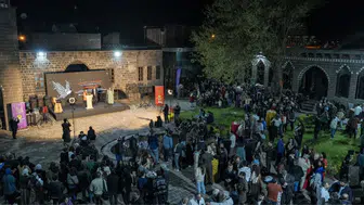 11. Amed Tiyatro Festivali “Barış için diyalog” temasıyla başladı