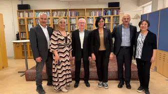 Diyarbakır'ın belediyesi İsveç’te Stockholm Kürt Kütüphanesi'ni ziyaret etti
