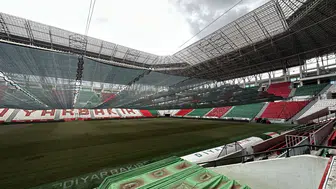 Diyarbakır Stadı'nda Süper Lig mesaisi: Çimler kaldırıldı, hibrit çim ekilecek