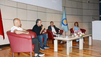 Amedspor Teknik Direktörü Küçükbayrak üniversitelilerle buluştu