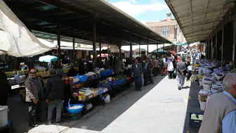 Diyarbakır'ın ilçesinde tarihi köylü pazarı modern hale getirildi