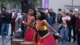 11. Amed Uluslararası Tiyatro Festivali'nin 9. gününde sokaklar sahneye dönüştü