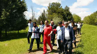 Dicle Üniversitesi'nde sağlıklı yaşam yürüyüşüne Rektör Eronat da katıldı