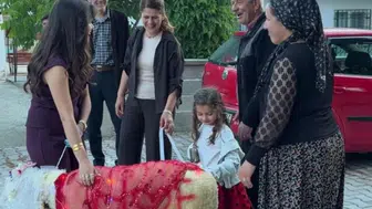 Diyarbakır'da vatani görev yapan gençten nişanlısına gelin koçu sürprizi