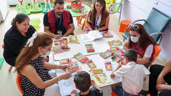 Minik kalplere moral: Diyarbakır'da kanserle savaşan çocuklara anlamlı ziyaret