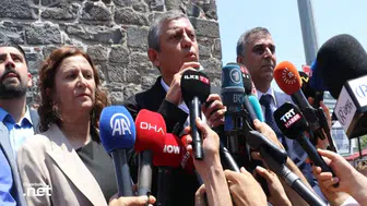 Özgür Özel Diyarbakır'da Demirtaş'ın selamını paylaştı: "Başımızın üstünde"