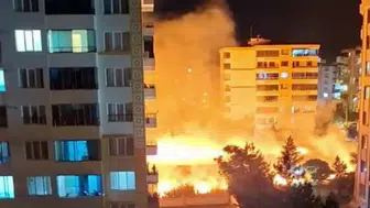 Bağcılar Mahallesi’nde apartmanların dibindeki boş arazide çıkan yangın paniğe yol açtı