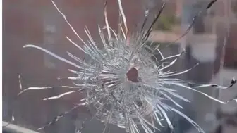 Bağlar'da gece yarısı dehşeti Gürsel Caddesi'ndeki bir daireye kurşun isabet etti