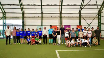 Diyarbakır'da özel öğrenciler futbol sahasında resital sundu: Anlamlı turnuva