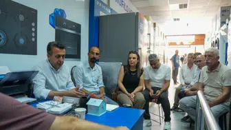 Diyarbakır'da dükkanı kurşunlanan esnafa sürpriz ziyaret: Tam destek verdiler