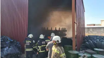 Diyarbakır Yeni Mardin Yolu'ndaki sanayi sitesinde fabrika yangını Ekipler müdahale etti