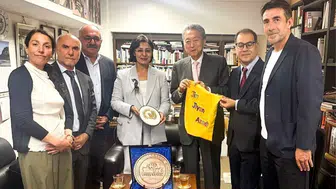 Diyarbakır'ın belediyesinden Japonya çıkarması: Eski başbakanla buluştular