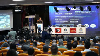 Diyarbakır'da uluslararası barış konferansı: Dünya örnekleri masaya yatırıldı