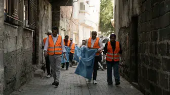 Diyarbakır Sur'da Eşbaşkan çöp topladı, vatandaşları bilinçlendirdi