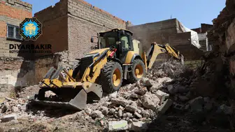 Diyarbakır'da çok sayıda bina yerle bir edildi: Güvenlik riski ortadan kaldırıldı