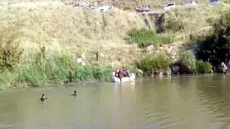 Diyarbakırlı ailenin yürek yakan dramı: Bir çocukları vefat etti, diğeri çayda aranıyor