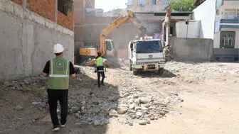 Diyarbakır'da metruk yapı operasyonu: 1 ayda 32 bina yerle bir edildi