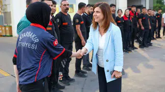 Diyarbakır'da yangında yaralanan itfaiyecilere ziyaret: Eşbaşkan Bucak teşekkür etti