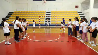 Diyarbakır'da çocuklar spor okullarına koştu: 15 branşta binlerce kişi katıldı