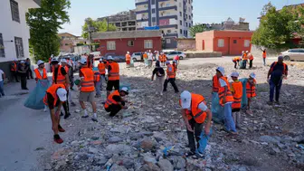 Bağlar’da iki haftalık temizlik maratonu sona erdi: Her yer pırıl pırıl oldu