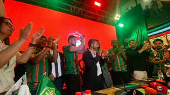 Amedspor'a çok yakıştı: 5 yıldız oyuncu binlerce taraftarın önünde imza attı