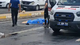 Diyarbakır Kayapınar'da trafik kazası: Karşıdan karşıya geçerken can verdi