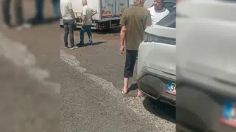 Diyarbakır-Şanlıurfa yolunda feci kaza: TIR ile otomobil çarpıştı, 1'i ağır 4 yaralı