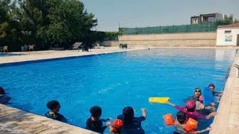 Diyarbakır'da kadınlar kursa hücum etti: Havuz doldu taştı