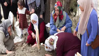 İstanbul'daki otobüs yangınında hayatını kaybetmişti: Diyarbakırlı Yüsra toprağa verildi