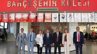 Diyarbakır'da liselilerin ilk dersini Hukuk Dekanı verdi: Not değil, erdem vurgusu