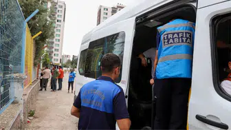 Diyarbakır'da okul servislerine sıkı denetim: Fazla koltuk ve ayakta öğrenci tespit edildi