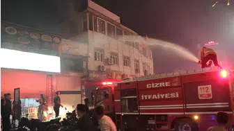 Amedspor'un galibiyet kutlamaları Cizre'de kabusa dönüştü: Yangın çıktı, itfaiye eri yaralandı