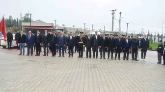 Dicle'de 29 Ekim Cumhuriyet Bayramı coşkusu: Hükümet konağında çelenk sunma töreni