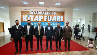 MHP Diyarbakır İl Başkanı Özcoşkun'dan 10. Kitap Fuarı'na ziyaret: Kültür vurgusu