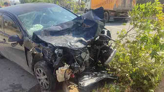 Diyarbakır Silvan'da trafik kazası: İki araç çarpıştı, 2 kişi yaralandı