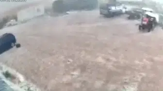 Diyarbakır Bismil'de fırtına ve sel dehşeti: Güvenlik kamerası o anları kaydetti