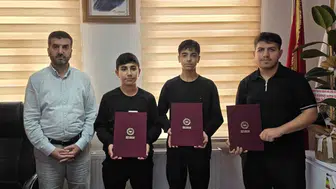 Çermik'te hafızlık eğitimini başarıyla tamamlayan 3 öğrenciye belgeleri verildi