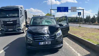 Diyarbakır Sur ilçesinde trafik kazası: Yolun karşısına geçmek isteyen yaya ağır yaralandı