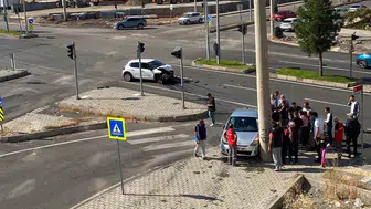 Diyarbakır Kayapınar'da trafik kazası: Abdulkadir Aksu Caddesi'nde 3 yaralı