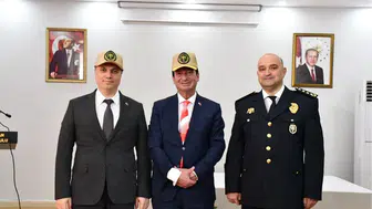 Rektör Eronat polis adaylarıyla buluştu: Diyarbakır'ın edebiyat mirası anlatıldı
