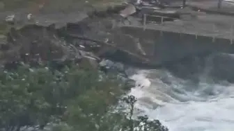 Çüngüş ile Pütürge arasındaki köprü Karakaya Barajı'ndaki tahliye nedeniyle hasar gördü