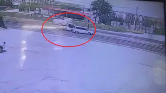 Diyarbakır-Silvan karayolunda kurbanlık sevkiyatı kazası 4 kişi yaralandı
