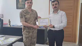 Dicle'de güvenlik güçlerine takdir Kaymakam Atış jandarma personelini ödüllendirdi