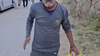 Çermik Sinek Çayı'nda doğa duyarlılığı Piknik alanındaki atıkları tek başına temizledi