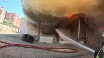 Kayapınar’daki marangoz atölyesi yangını İtfaiyenin kask kamerasından müdahale anları