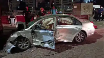 Kayapınar Gaziler'de tır ve iki otomobilin karıştığı zincirleme kazada 3 kişi yaralandı