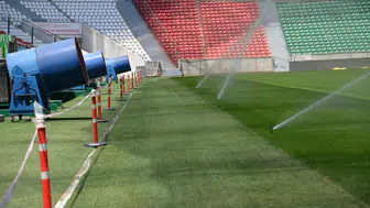 Diyarbakır Stadyumu'nda kavurucu sıcaklara karşı önlem Çimler fan ve perdeyle korunuyor