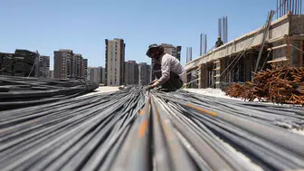 Diyarbakır'da inşaat emekçilerinin 45 derecelik zorlu sınavı Kızgın demirle mesai