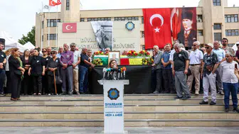Diyarbakır'da vefa: Eski Başkan Mehdi Zana için anma töreni düzenlendi